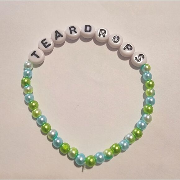 Taylor Swift Friendship Bracelet - Picture 1 of 2